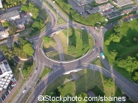 Roundabout in the UK ©iStockphoto.com/sbaines